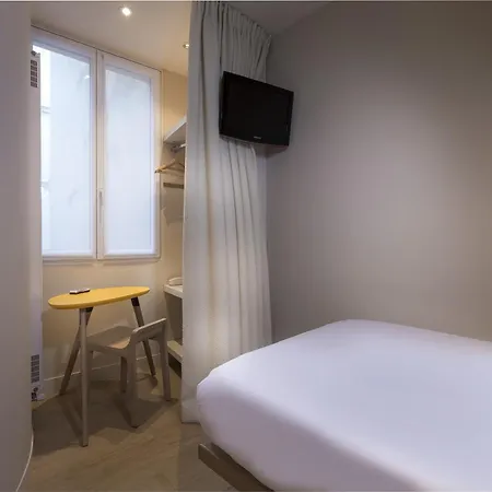 Andrea Hotell Paris