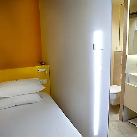 Andrea Hotel