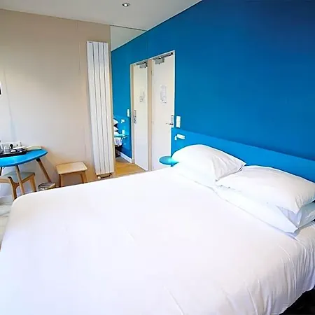 Andrea Hotel