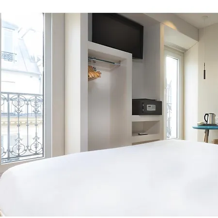 Отель Andrea 3*